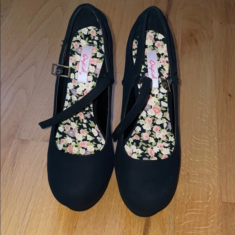 Black pumps - Picture 2 of 5